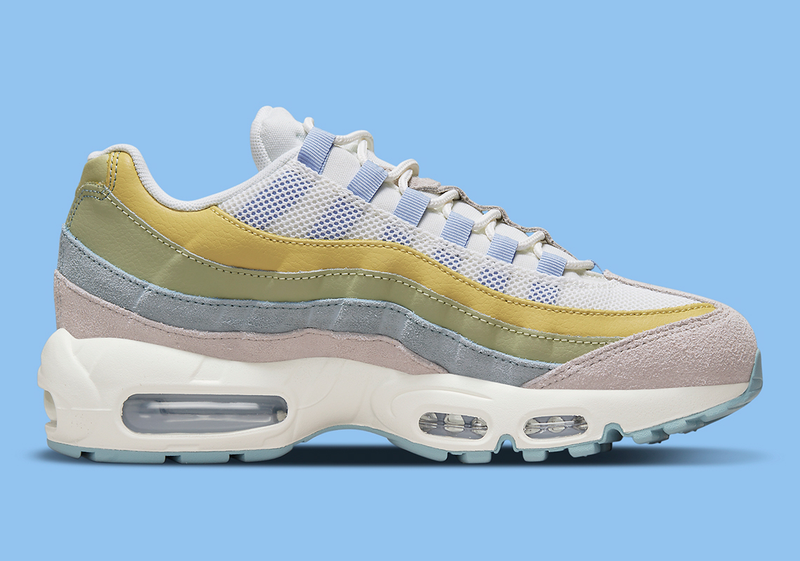 Nike Air Max 95 Women's DR7867-100 | SneakerNews.com