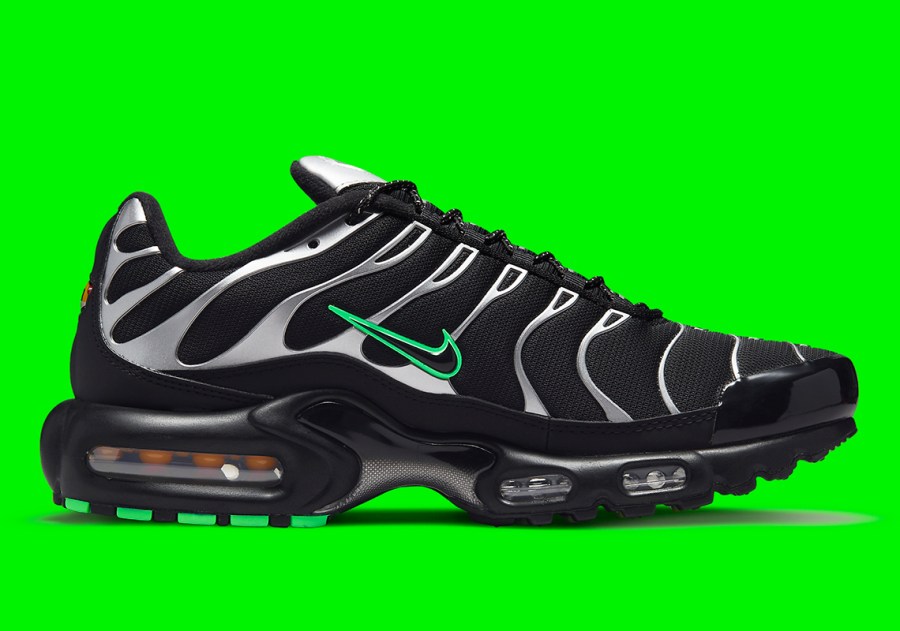 Nike Air Max Plus Black Silver Electric Green DR0139-001 | SneakerNews.com