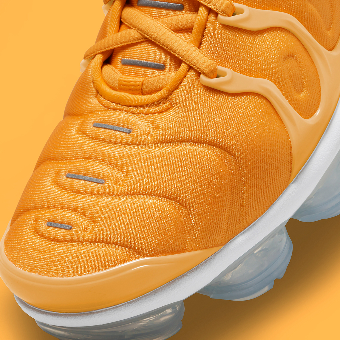 Nike Vapormax Plus Pollen Yellow Strike Team Orange DO5874-700
