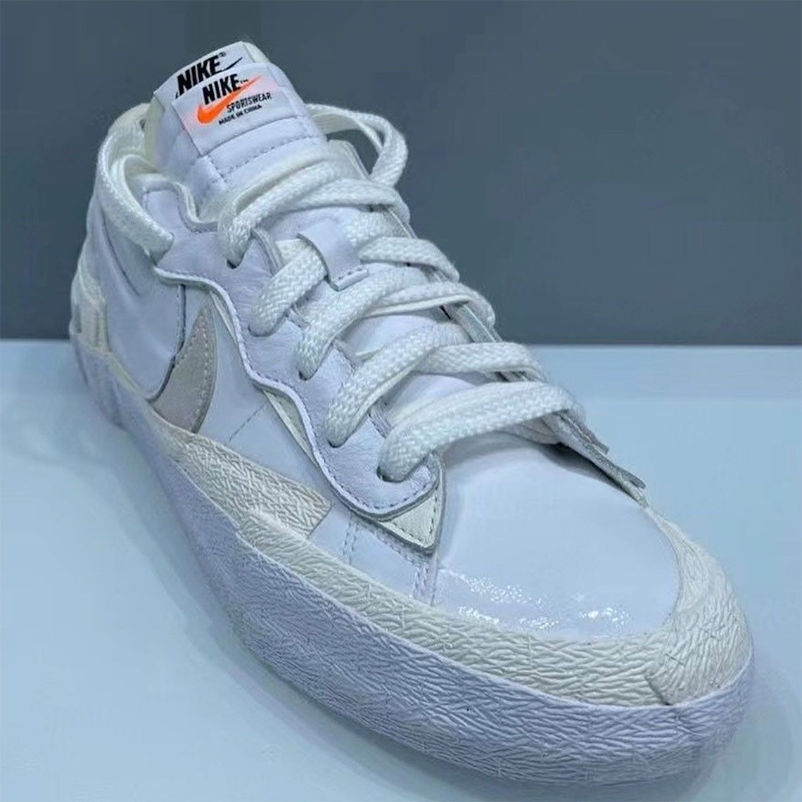 Does not move skin host sacai Nike Blazer White Grey DM6443-100 | SneakerNews.com