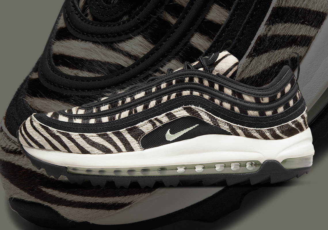 nike zebra shoes