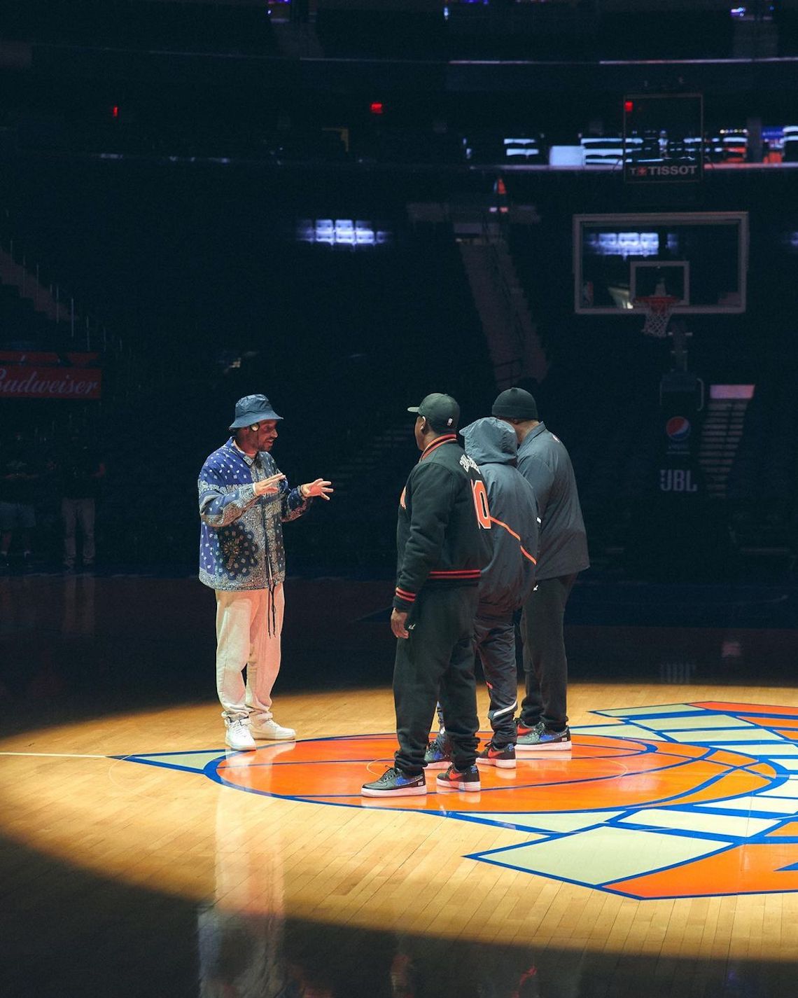 Kith Reveals New York Knicks Collection With Nike: Release Info – Footwear  News