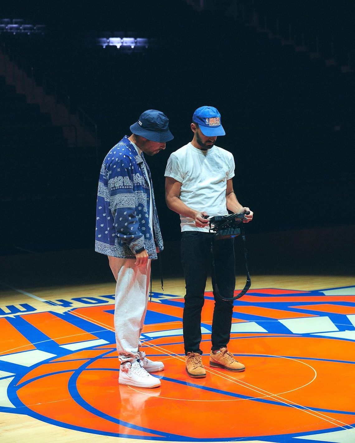Kith kith celebrate hawaii flagship store with nike air force 1 colab Knicks Christmas 2021 4