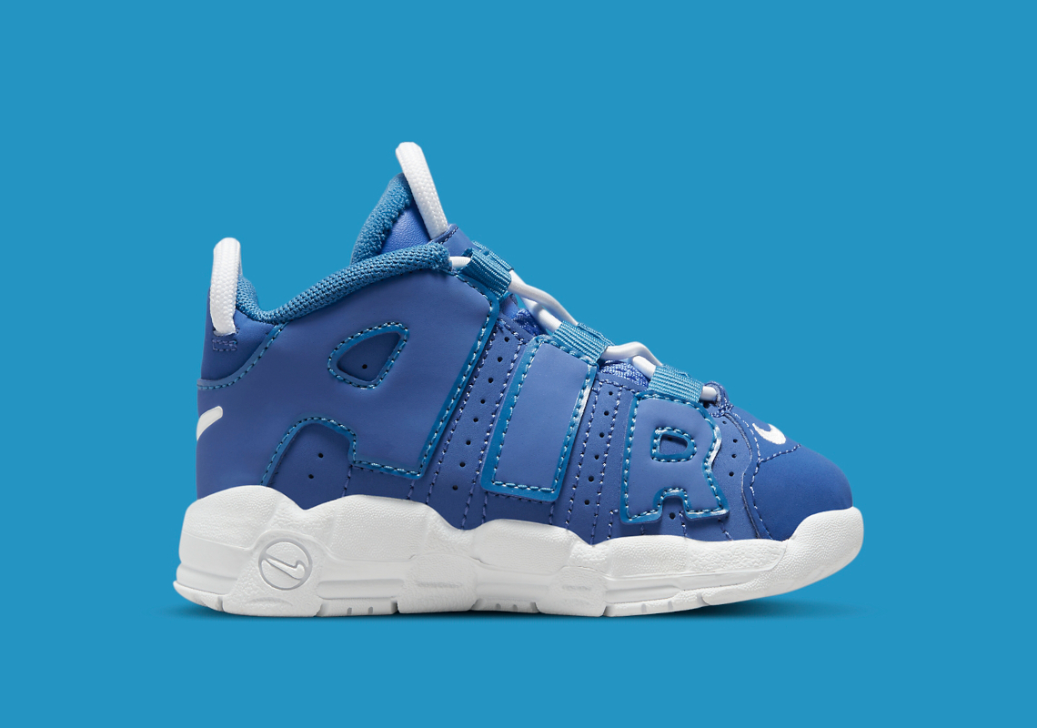 Nike uptempo azul online marino