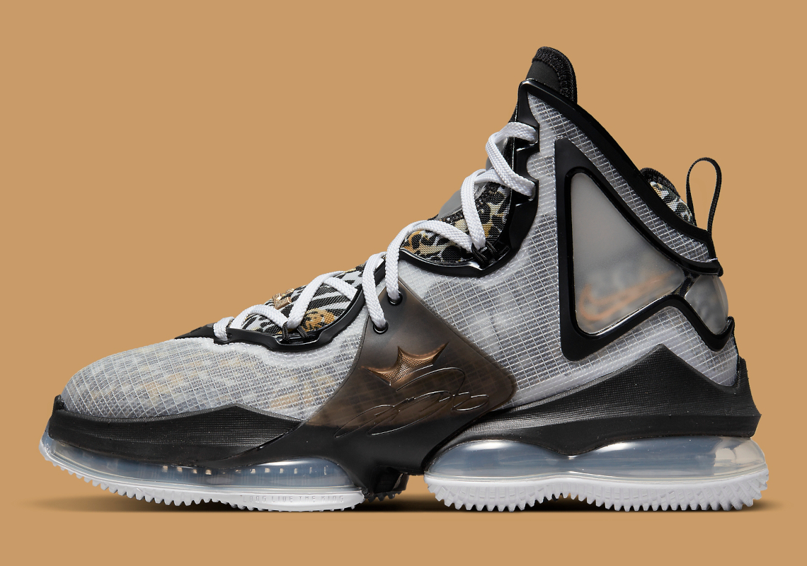 Lebron cheetah store print shoes