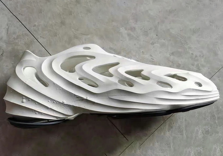 adidas Yeezy Foam Runner V2 2022 Release Info | SneakerNews.com
