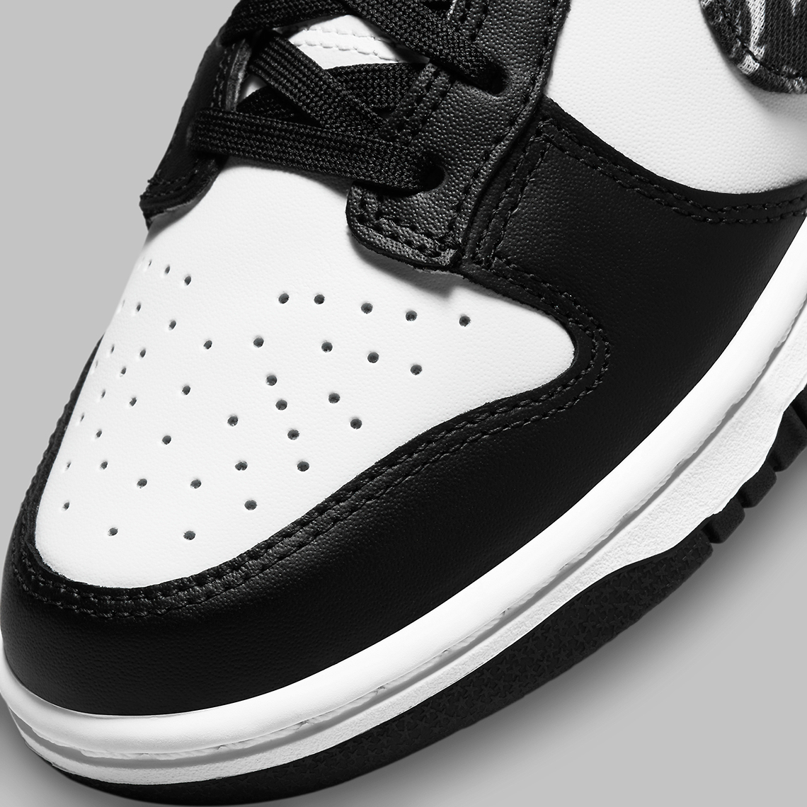 Nike Dunk Low Essential Womens 