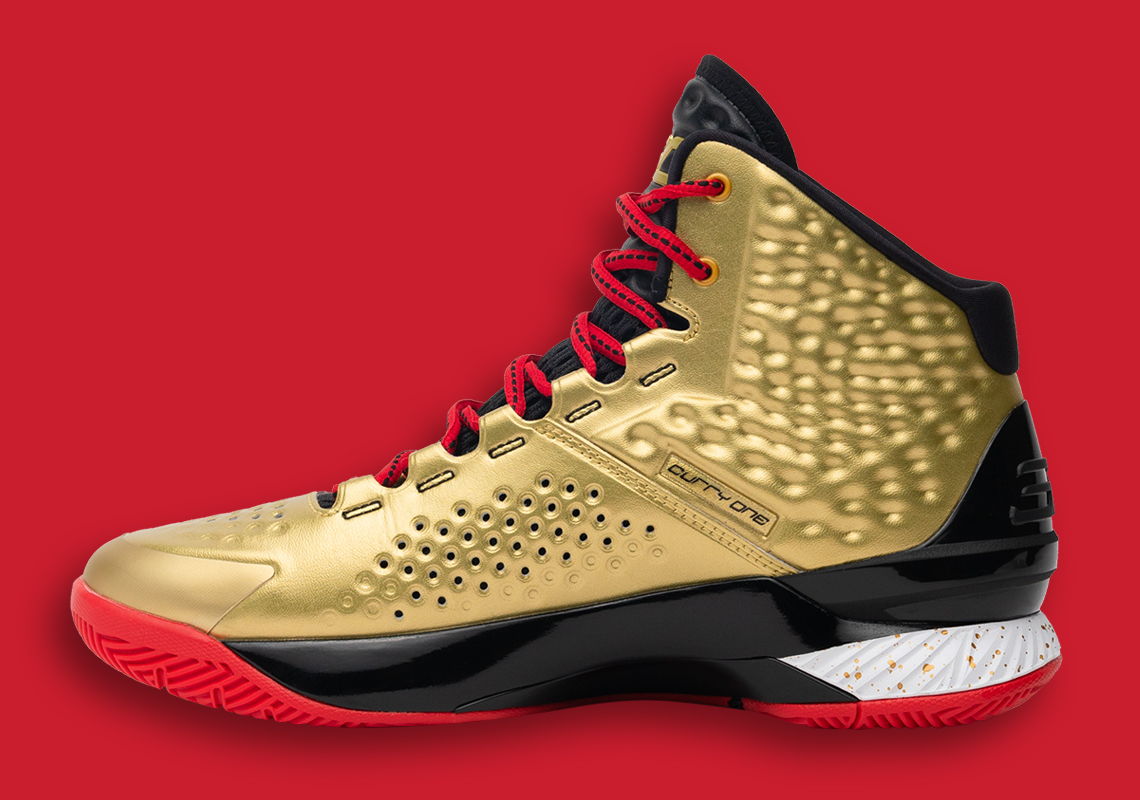 Under Armour Curry One Metallic Gold 3026048-900 Date SneakerNews.com