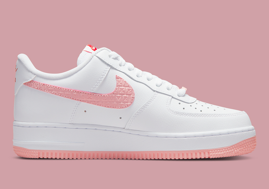 Nike Hyperelite Air Force 1 Valentines Day DQ9320 100 1