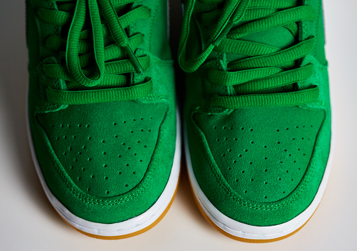 Nike SB Dunk Low St. Patty's Day BQ6817-303 Release Date | SneakerNews.com