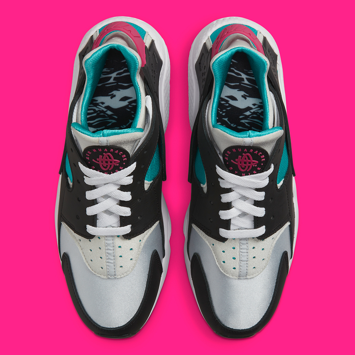 Nike huarache black shop pink and blue