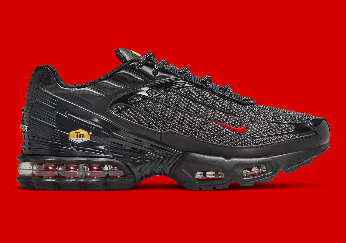 Nike Air Max Plus 3 Black Red Silver DO6385-002 | SneakerNews.com كيابل كهرباء