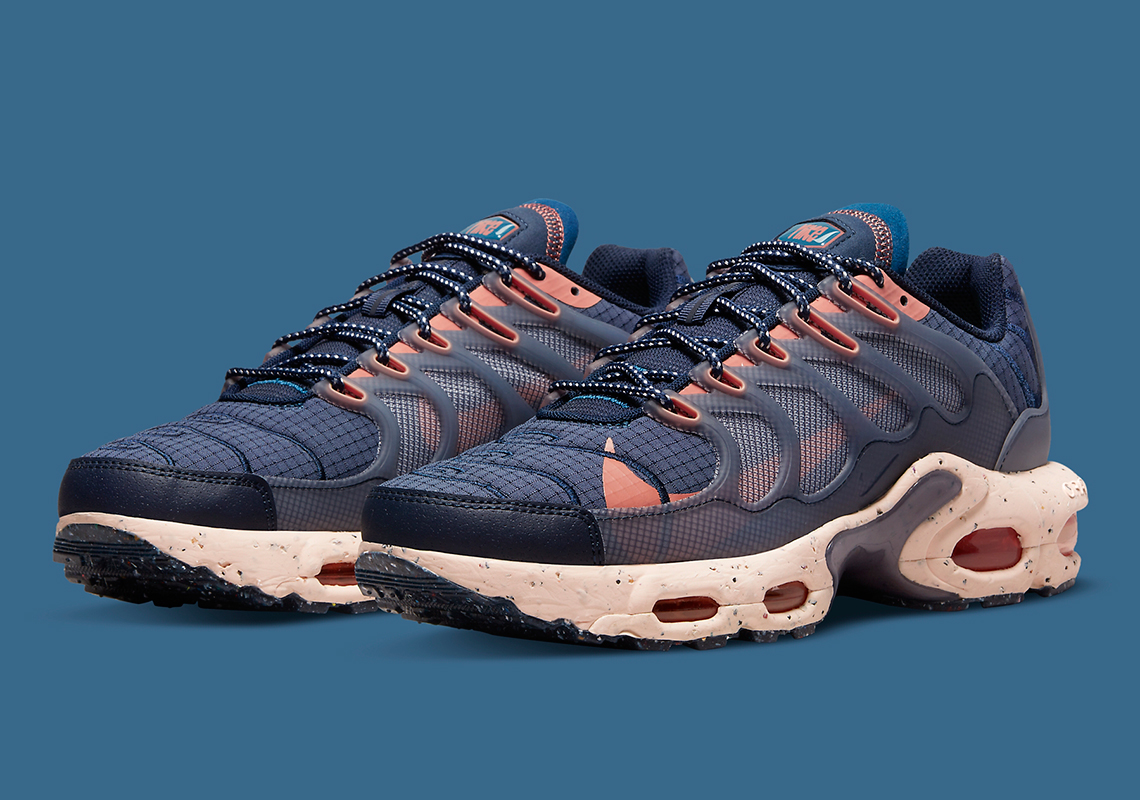Navy And Red Covers The Nike Air Max Terrascape Plus
