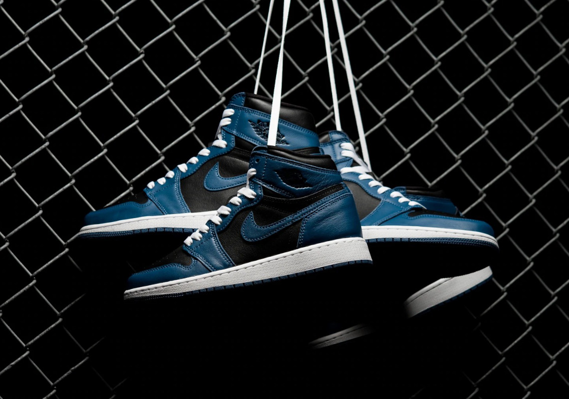 øverst tit eksperimentel Where To Buy The Air Jordan 1 "Dark Marina Blue" | SneakerNews.com