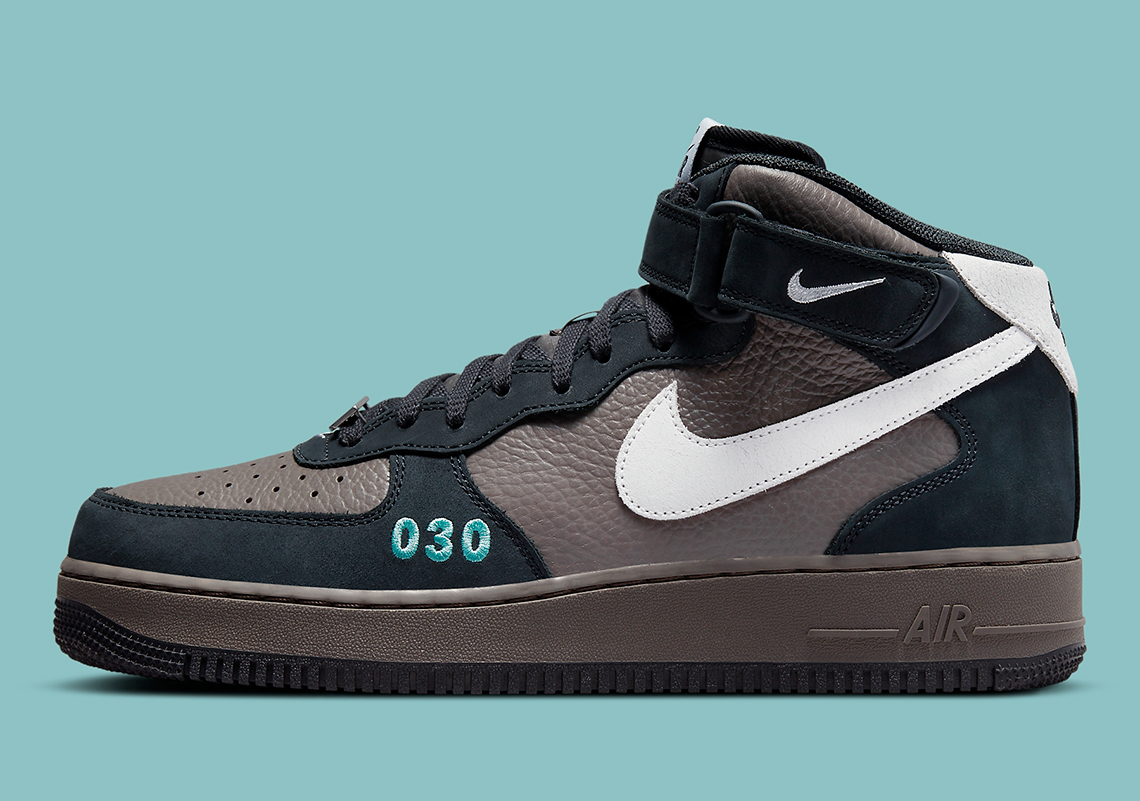 Nike Air Force 1 Mid QS „NYC”