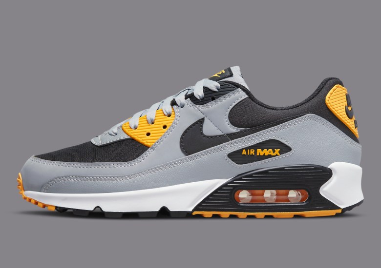 The “Infrared” Air Max 90—or Is That Air Max 3?—Belongs in the Sneaker Hall  of Fame
