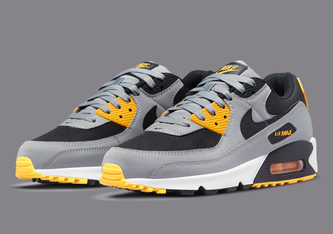 The “Infrared” Air Max 90—or Is That Air Max 3?—Belongs in the Sneaker Hall  of Fame