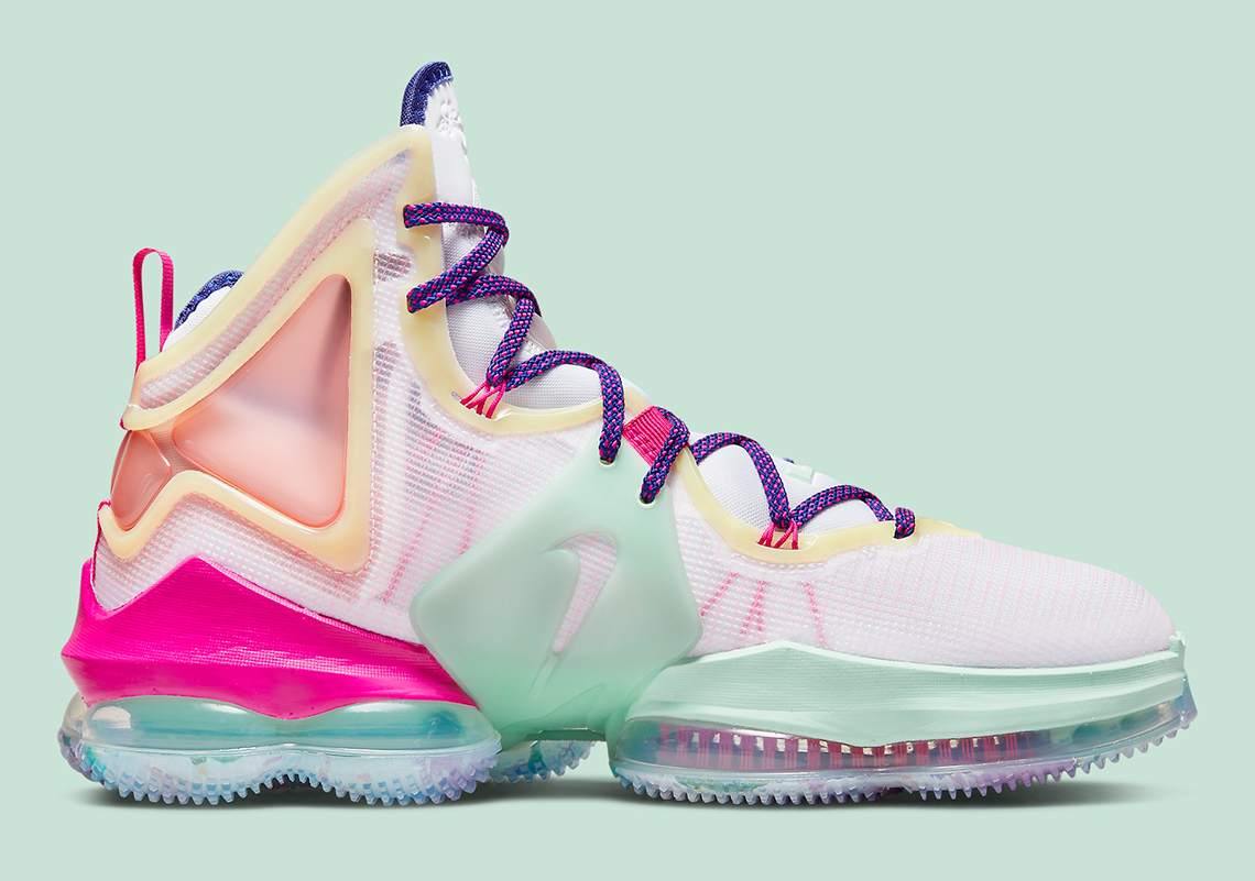 Nike LeBron 19 Valentine's Day DH8460-900 Release Date