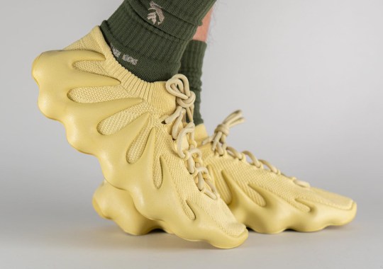 Detailed Look At The balon adidas Yeezy 450 “Yellow Sulfur”