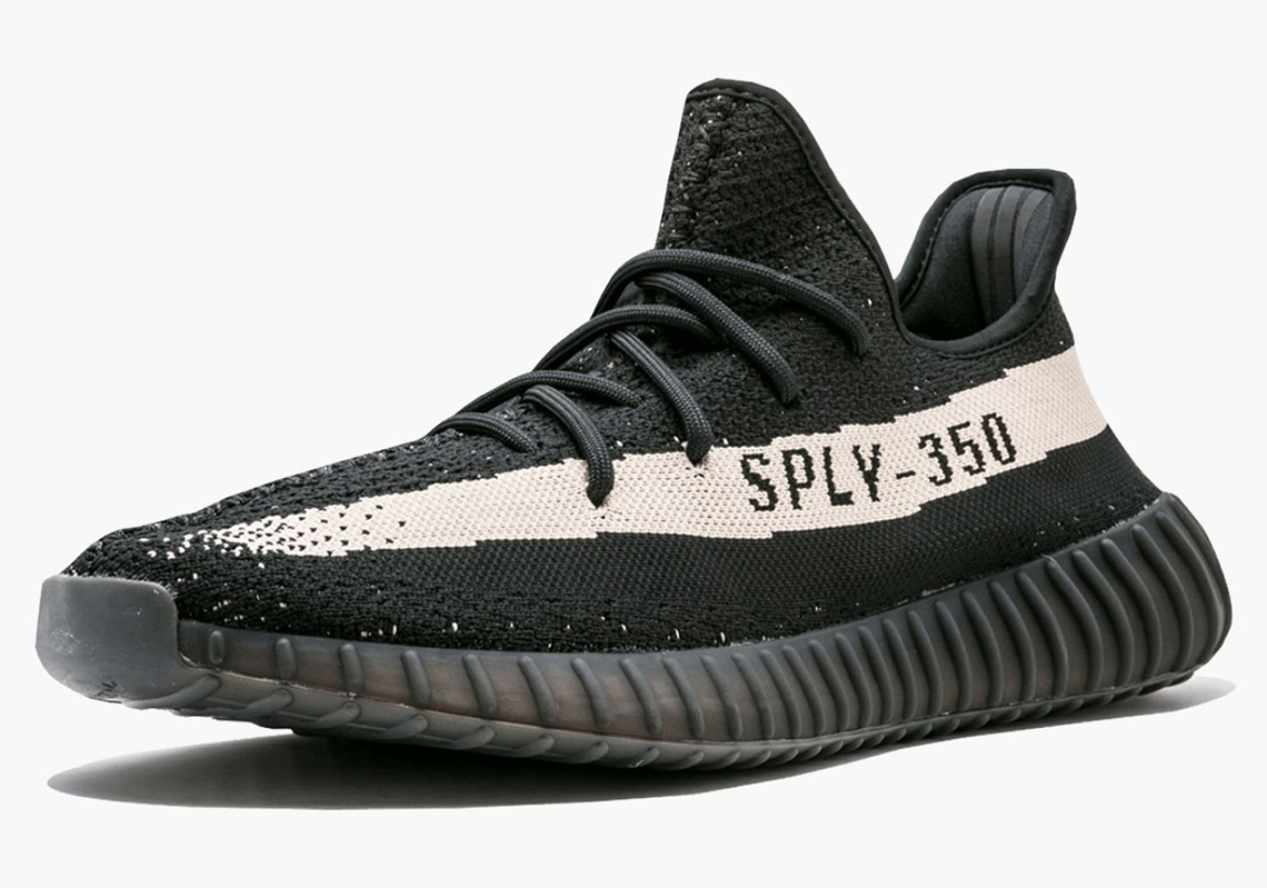 The adidas Yeezy Boost 350 v2 "Oreo" Is Reportedly Returning In Spring 2022
