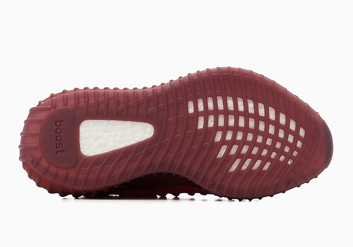 yeezy 350 all red