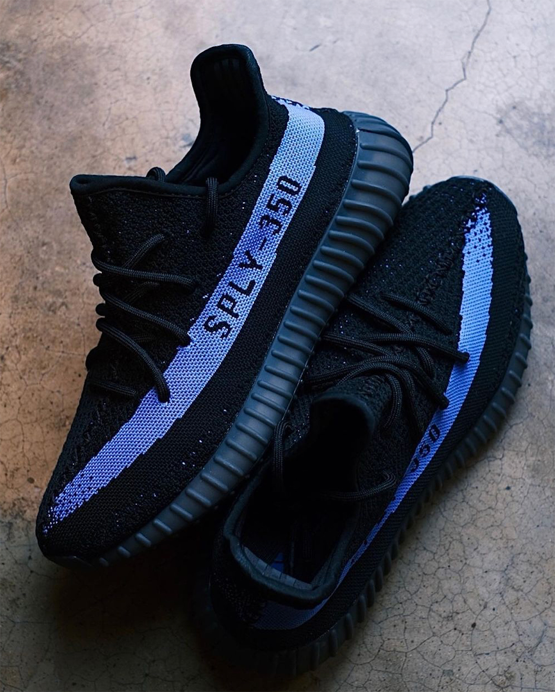 adidas Yeezy Boost 350 v2 