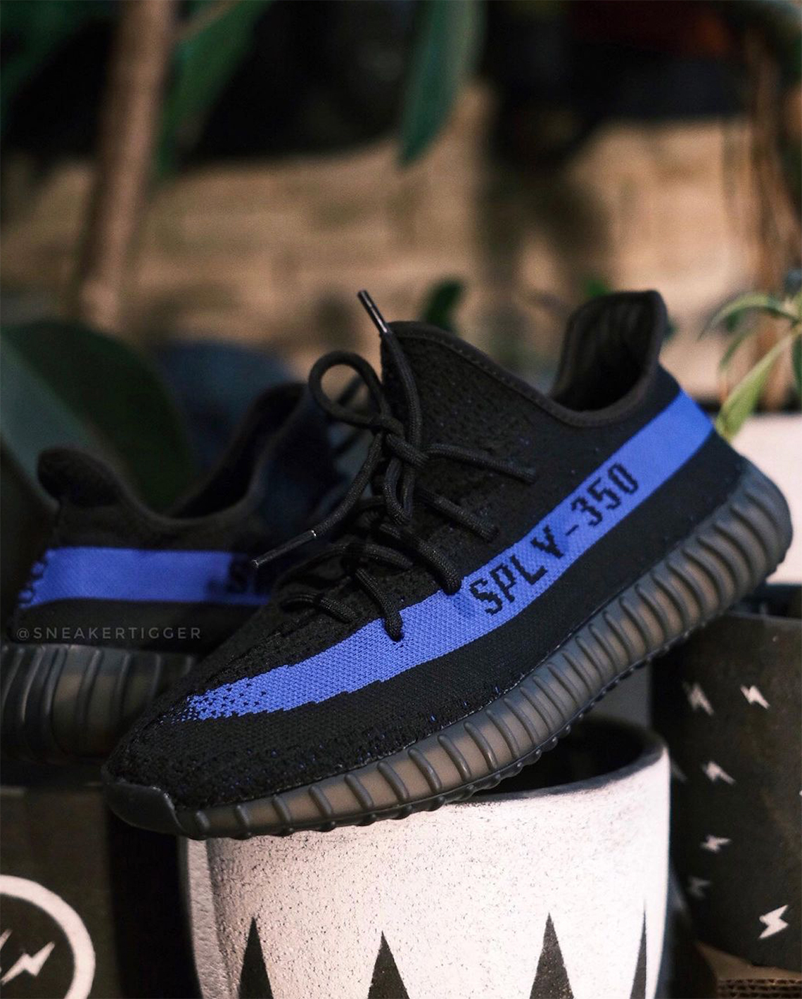 Adidas Yeezy Boost 350 V2 Dazzling Blue Gy7164 Store List 6