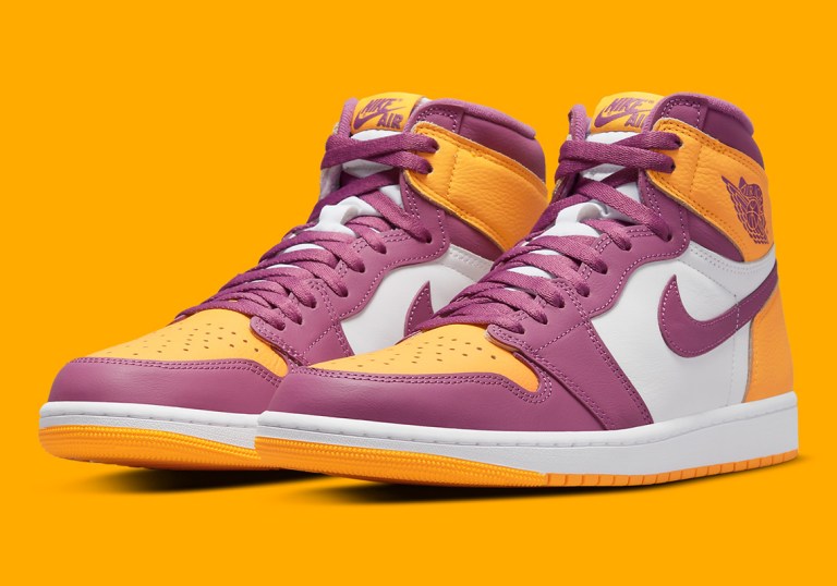 air-jordan-1-retro-high-og-  display picture 3