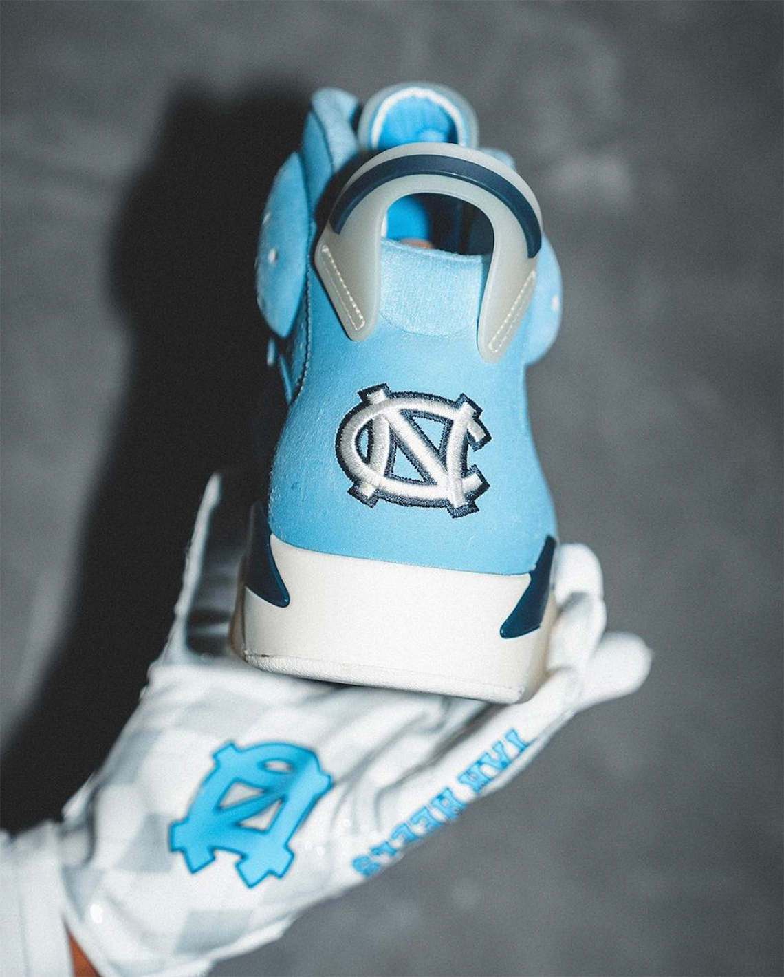 Air Jordan 6 Unc Football Pe 2022 3