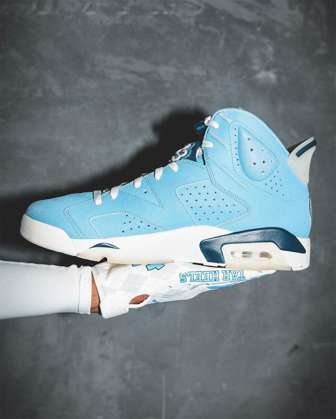 Air Jordan 6 Unc Football Pe 2022 4