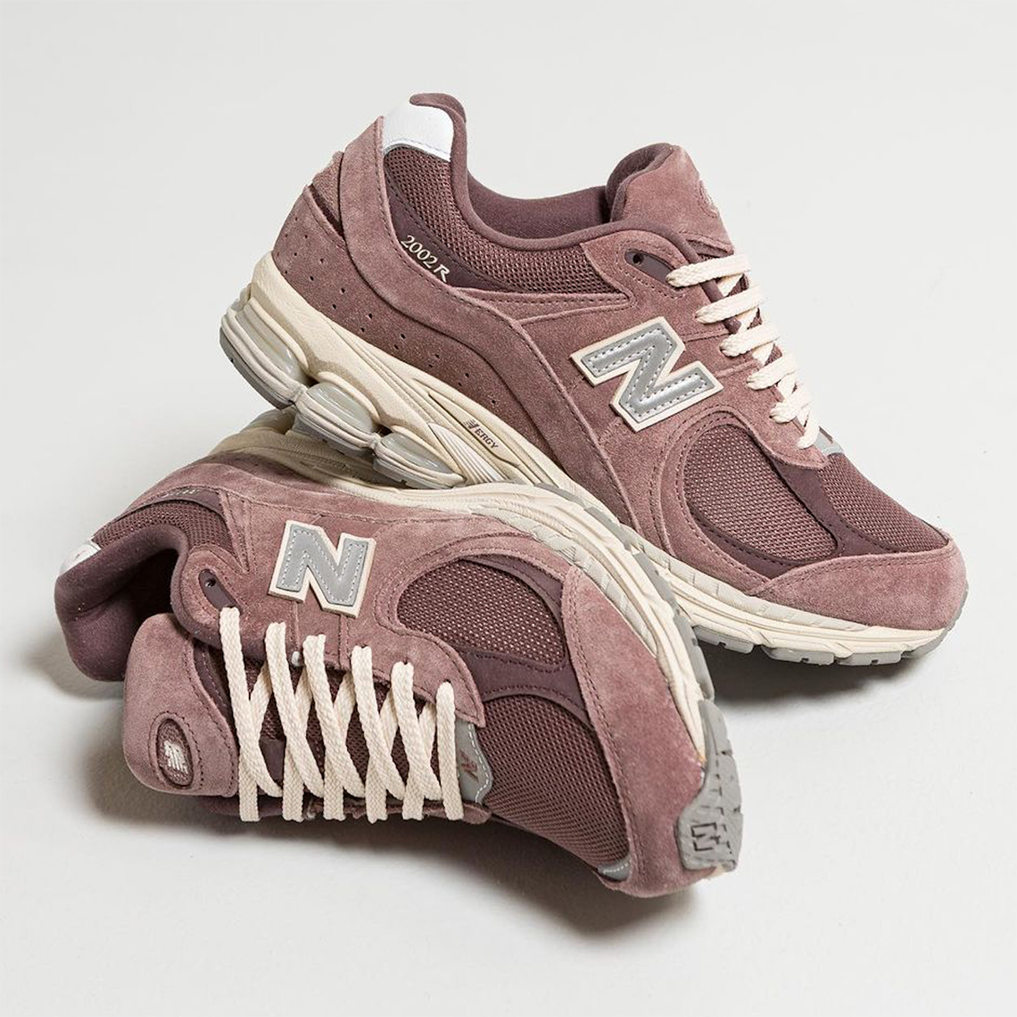 Synthetic leather New Balance logo on sides