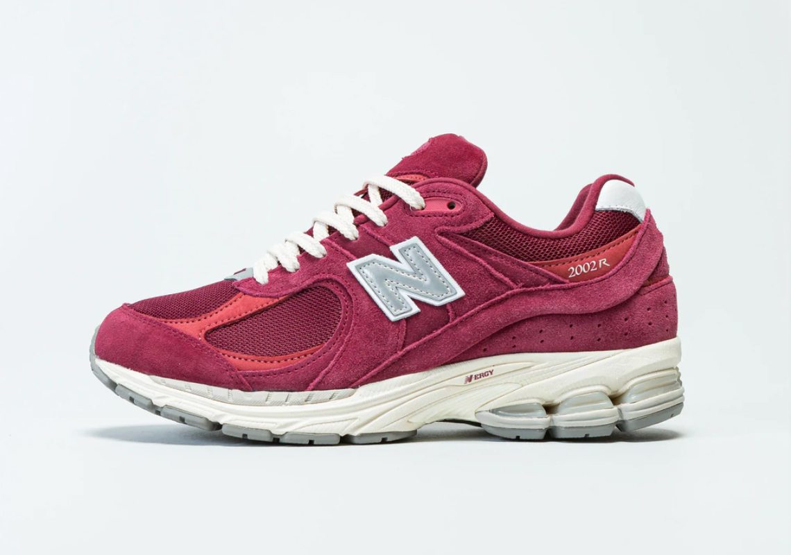 Synthetic leather New Balance logo on sides