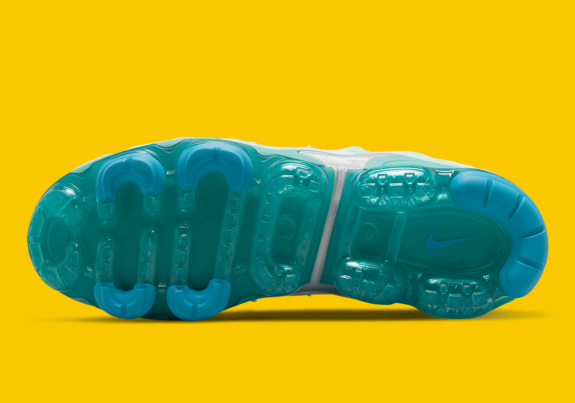 Nike Vapormax Plus White Turquoise Red Yellow 2022 Release Info 4