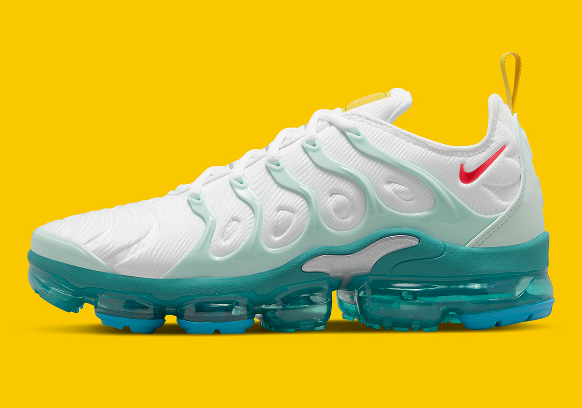 Nike's "Since 1972" Collection Includes A VaporMax Plus With Mint-Colored Cages