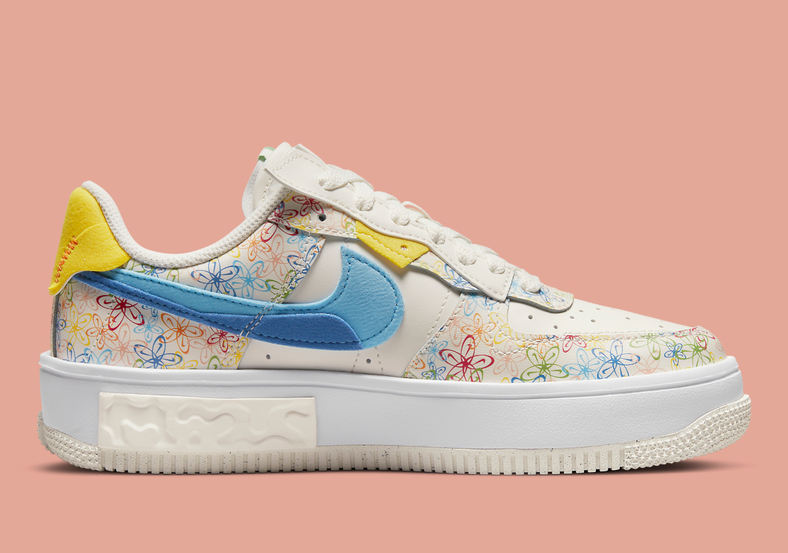 Womens nike 2024 with flowers