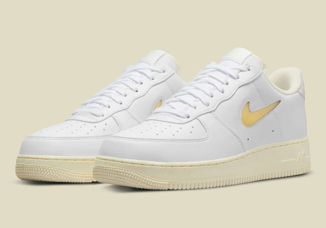 Another Clean Nike Air Force 1 Low Appears With "Aged" Midsoles