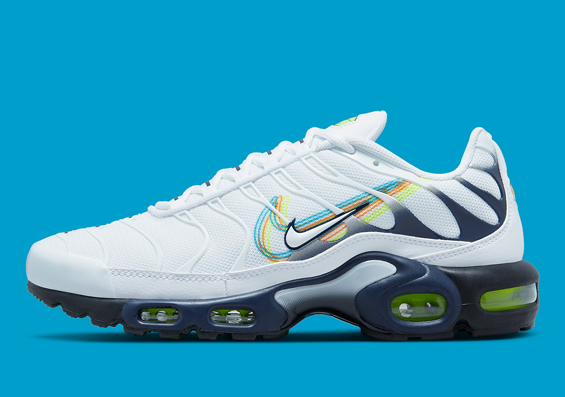 Anaglyph-Styled Swooshes Add Dimension To This Nike Air Max Plus