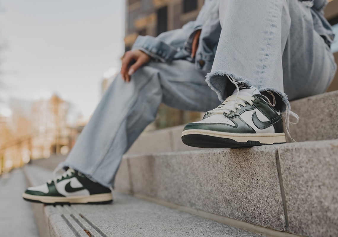 nike dunk low varsity green on feet