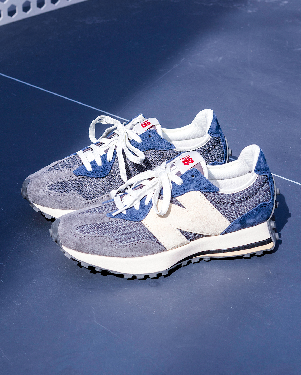 New Balance Shopping Guide March 2022 327 Gallery 1