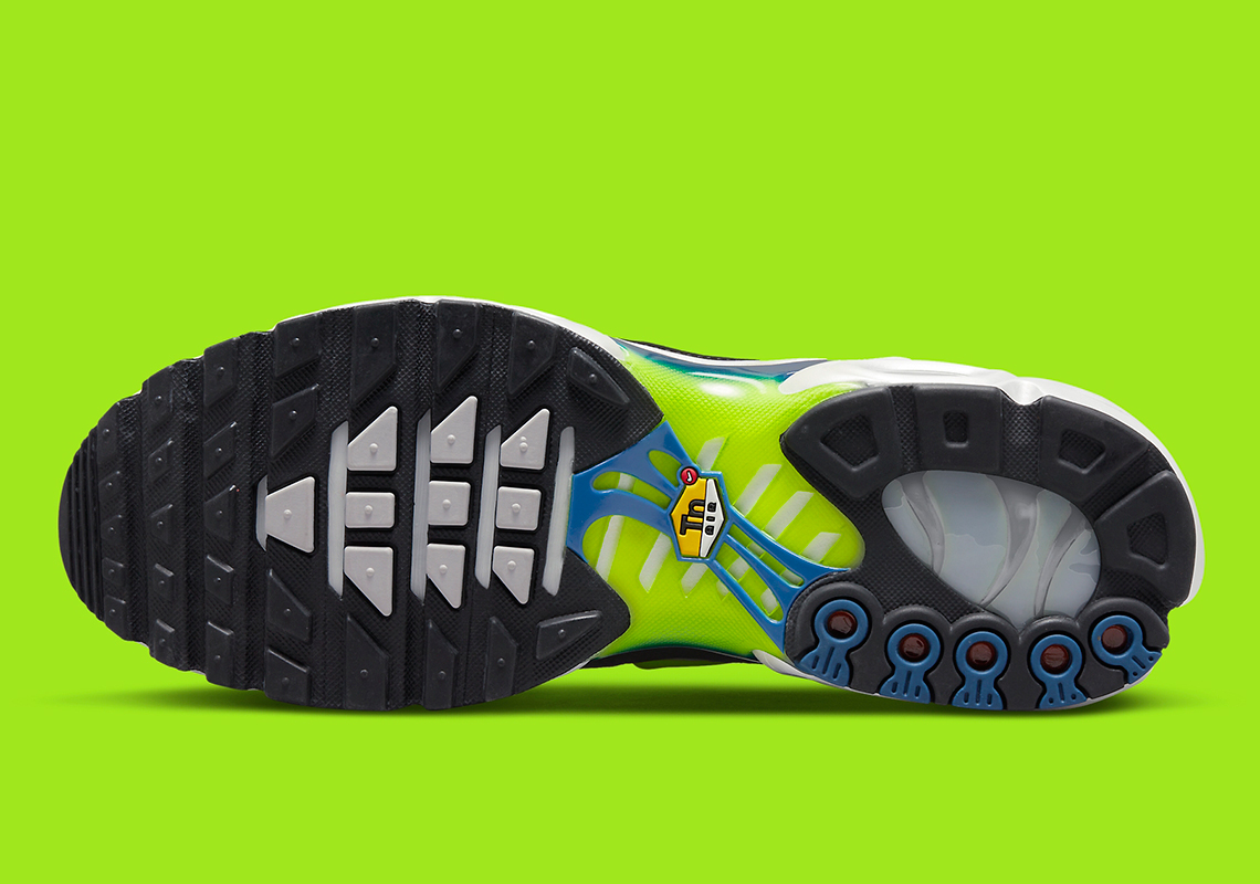 Nike Air Max Plus Royal Black Volt Dm0032 400 1