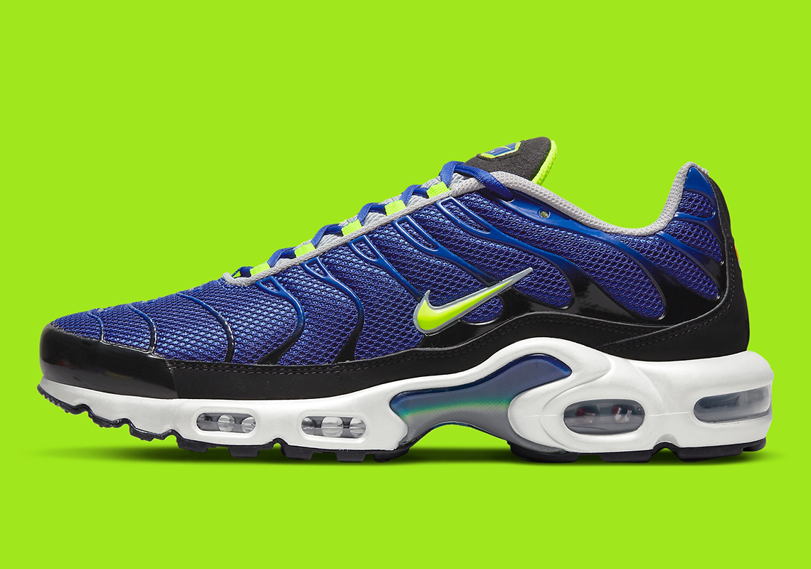 Nike Air Max Plus Royal Volt DM0032-400 | SneakerNews.com