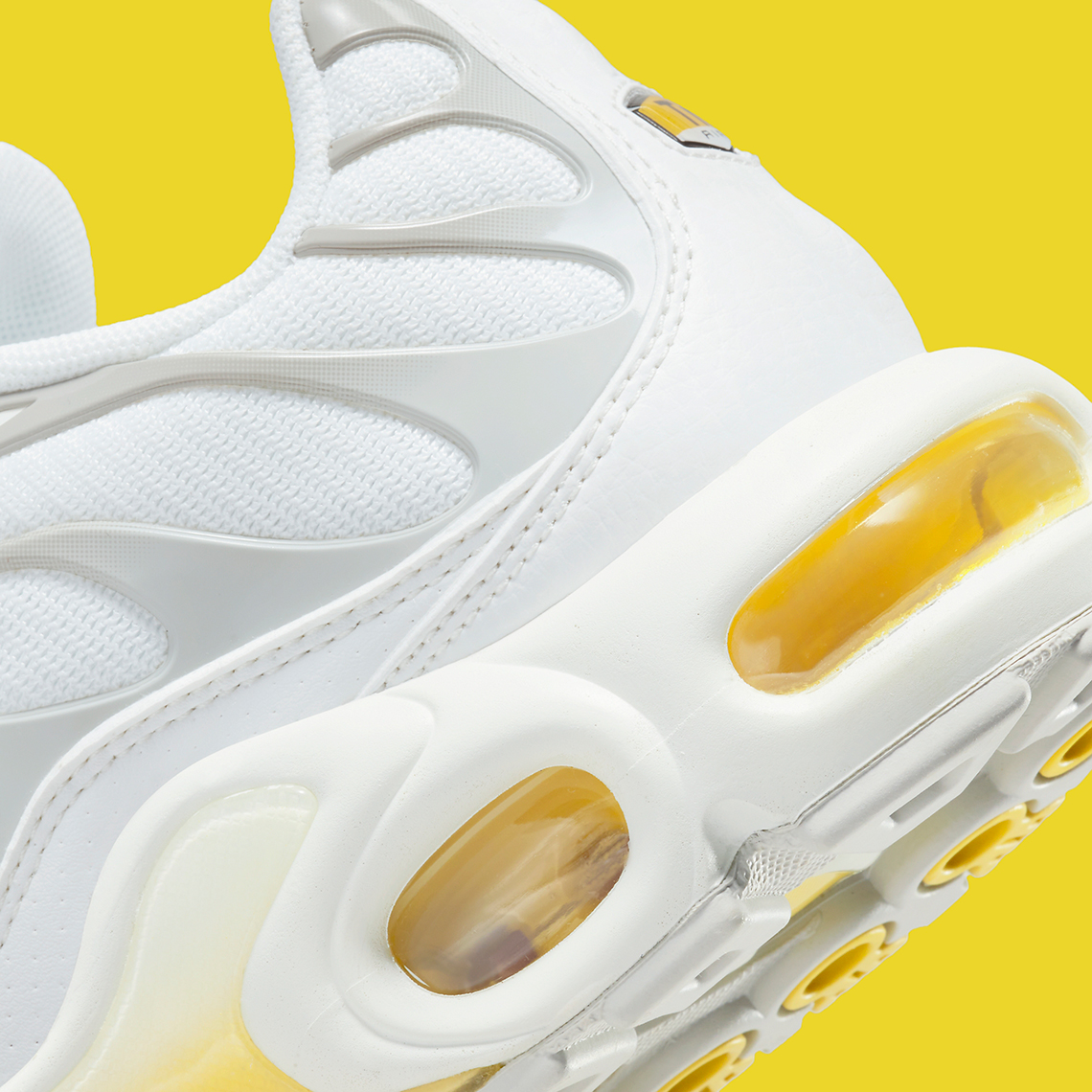 Nike air max sale plus yellow and white