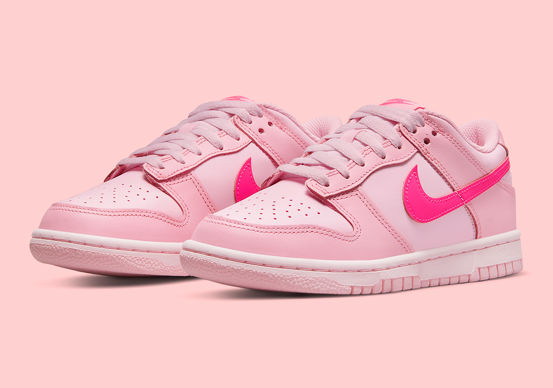 Another Holiday-Fitting Nike Dunk Appears Late In Valentine's Day Colors