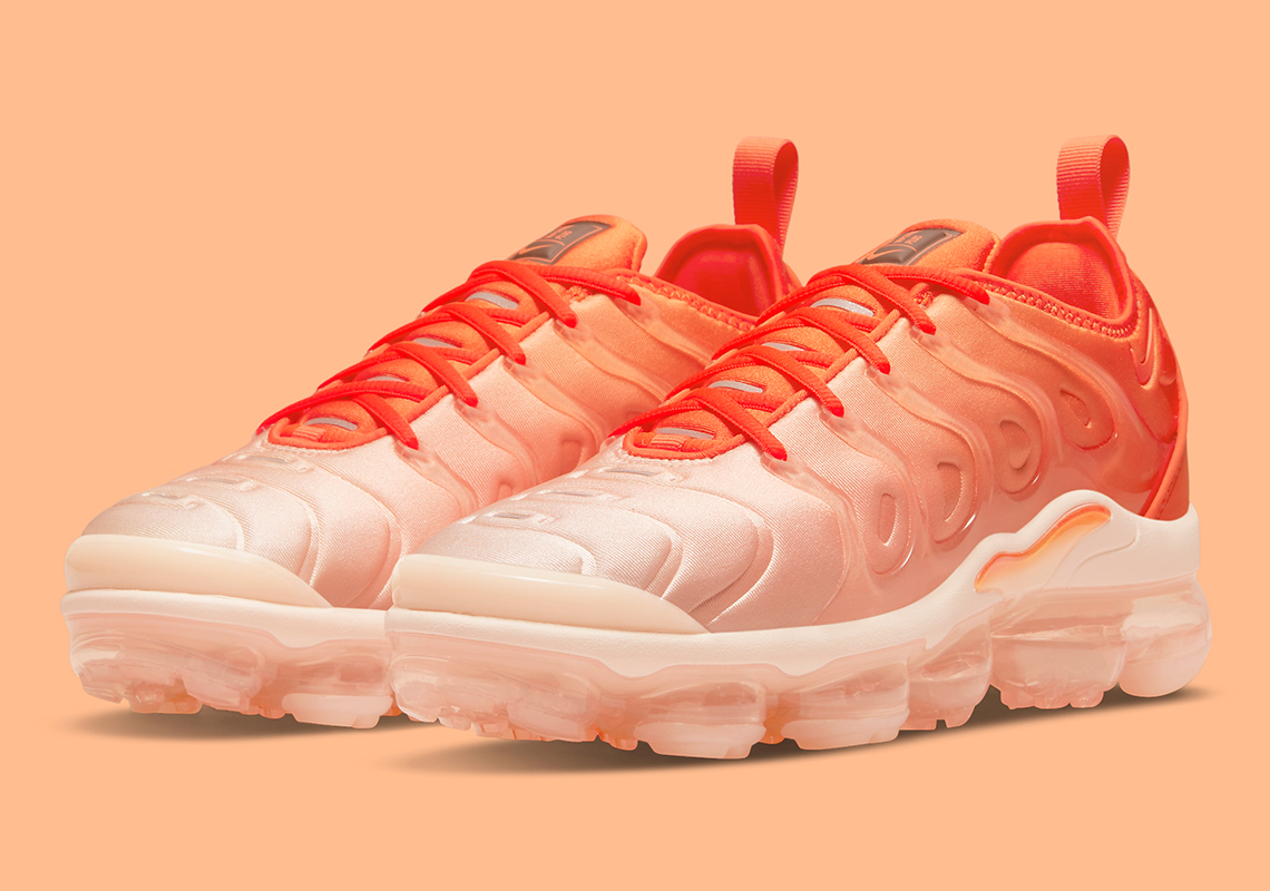 Citrus Colored Gradients Appear On The Nike Vapormax Plus