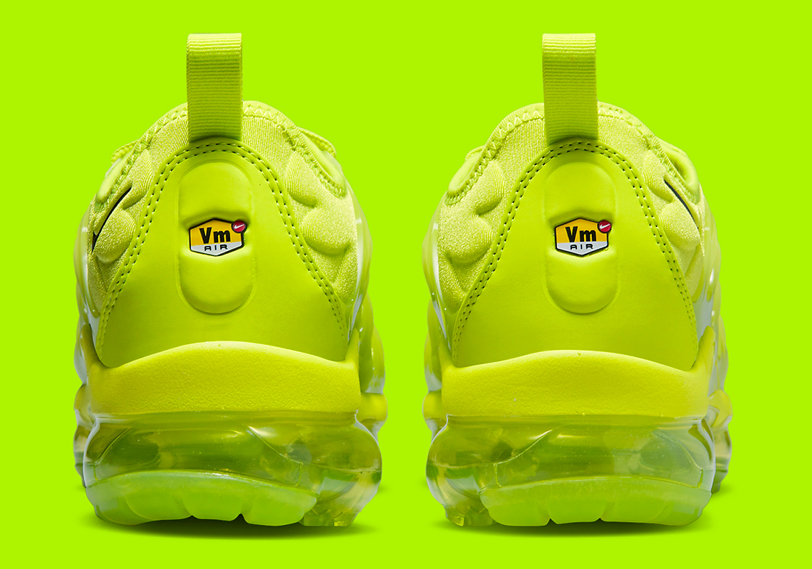 Nike vapormax plus volt on sale green