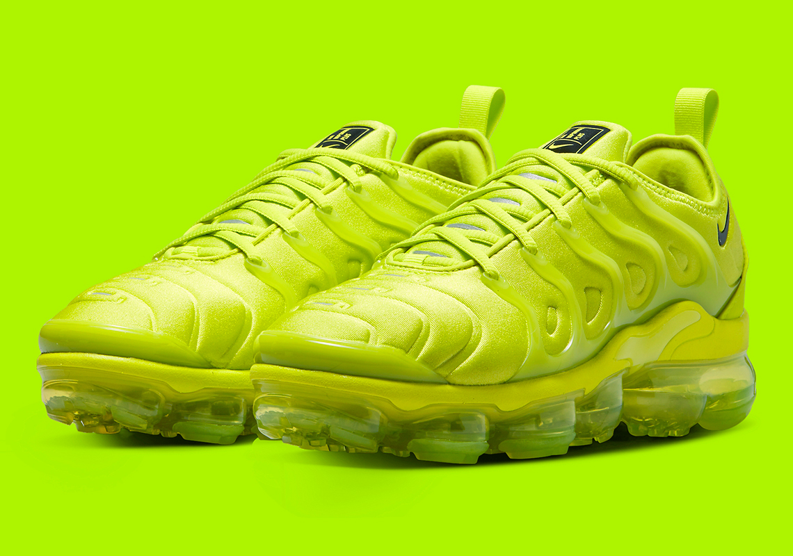 The Ever-Popular Nike Vapormax Plus Is Flooded In Neon "Volt"