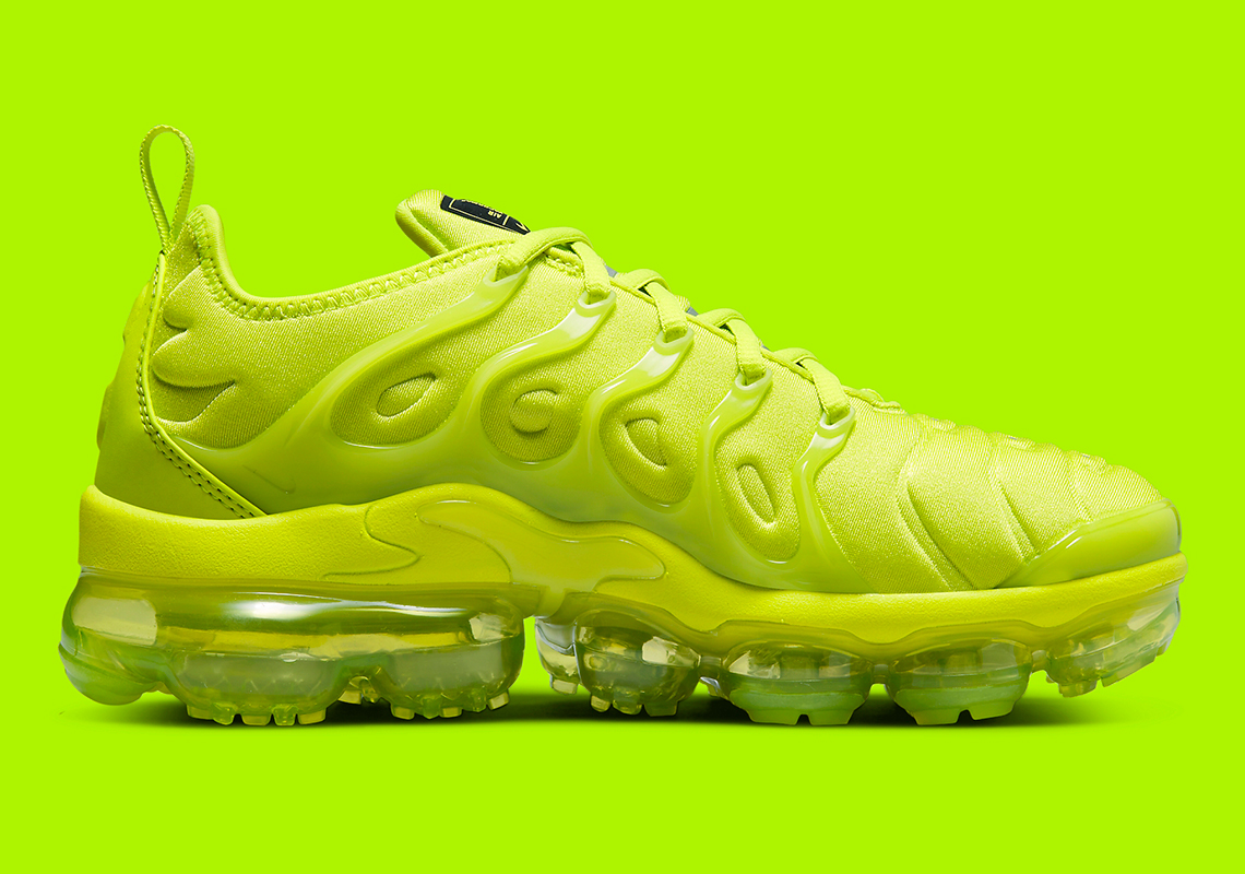 nike vapormax plus volt green