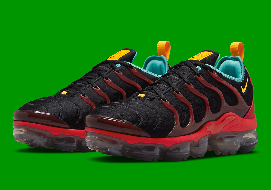 nike vapormax plus stained glass dx1795 001 release date 3
