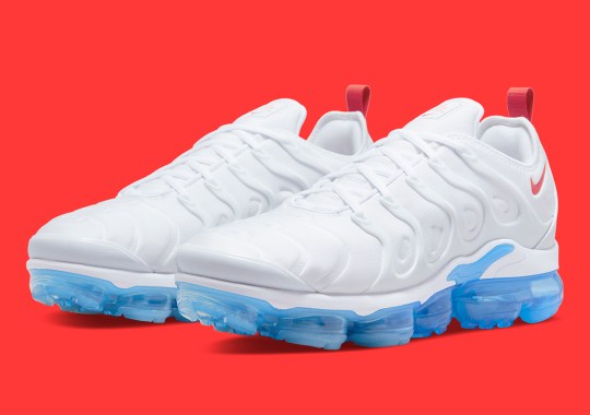 Blue Tinted Cushions Support This Nike Vapormax Plus