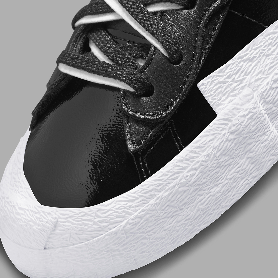 Sacai Nike Blazer Low Black White Dm6443 001 7